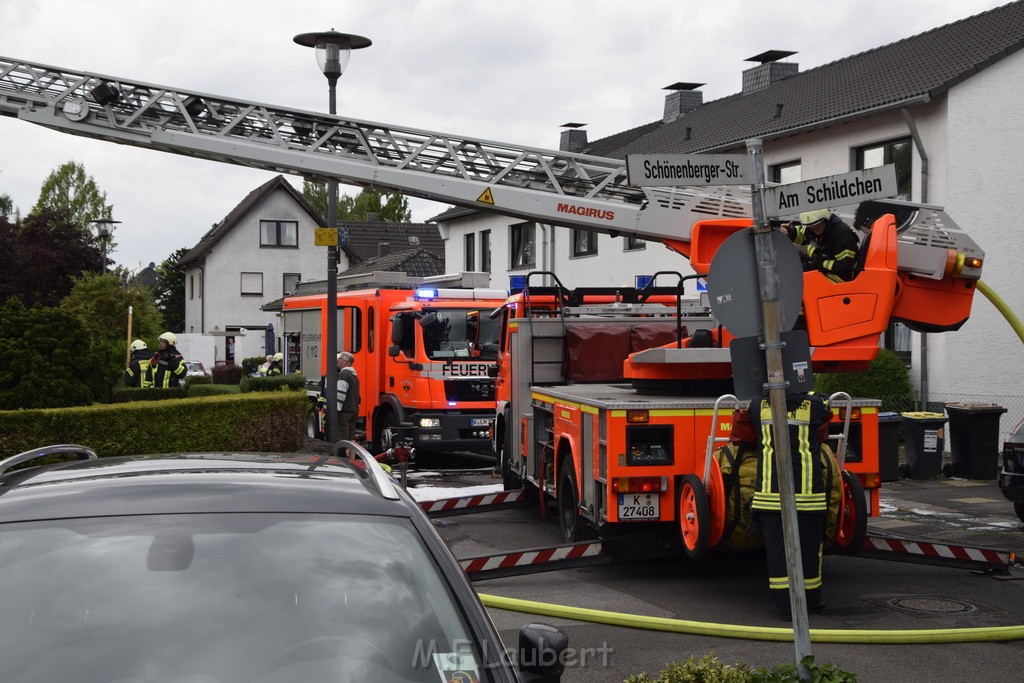 Feuer 2 Koeln Brueck Am Schildschen P35.JPG - Miklos Laubert